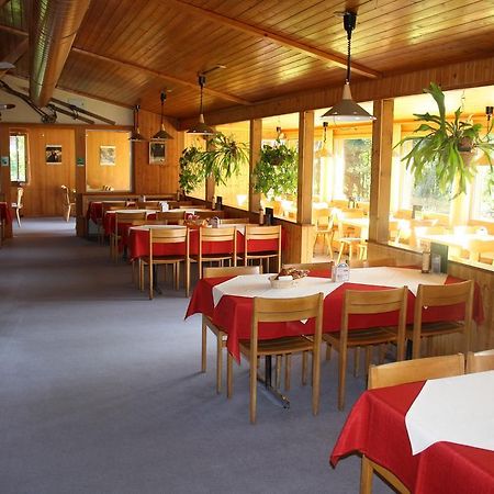 Sporti Grusch Hostel Buitenkant foto