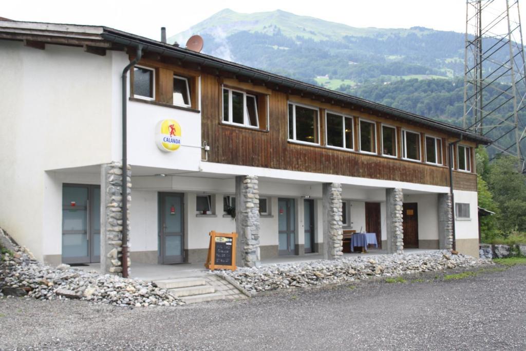 Sporti Grusch Hostel Buitenkant foto