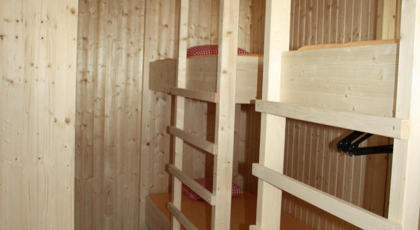 Sporti Grusch Hostel Kamer foto
