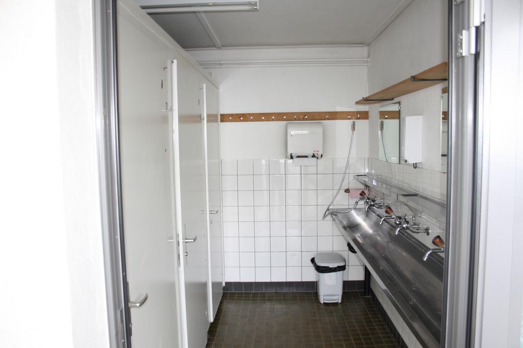 Sporti Grusch Hostel Buitenkant foto