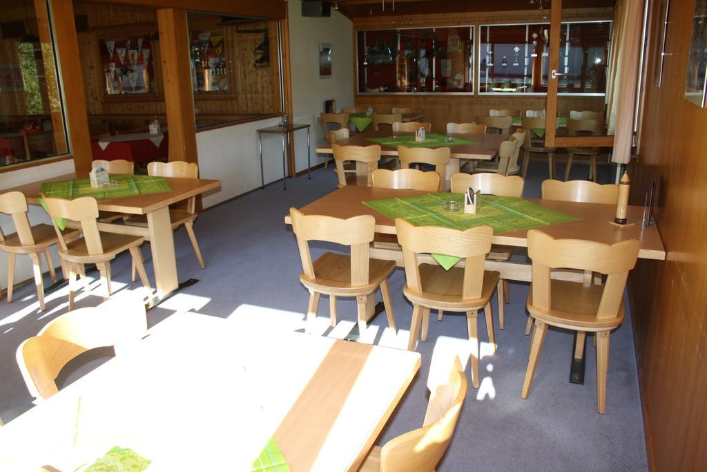 Sporti Grusch Hostel Buitenkant foto
