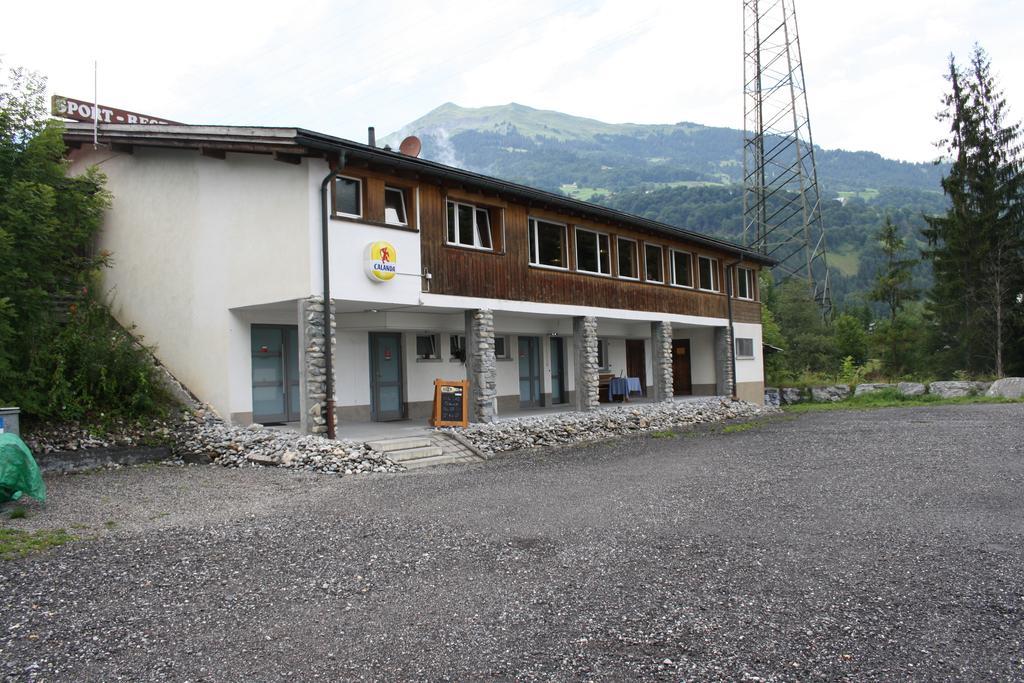 Sporti Grusch Hostel Buitenkant foto